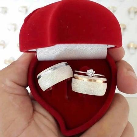 طقم خطوبه راقي دبلتين مع خاتم انيق من الفضه الخالصه