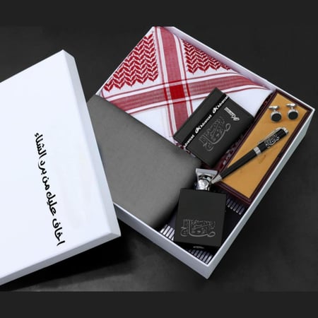 بوكس هدية رجالية شتوية حديثة و راقية بتصميم خاص للإسم والعبارة