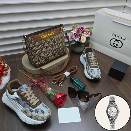 طقم نسائي شنط وشوزات نسائية