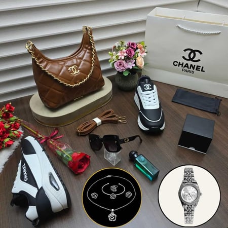 طقم نسائي شنط وشوزات نسائية