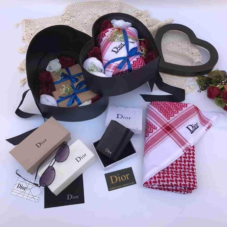 هدايا رجالي على شكل قلب ️