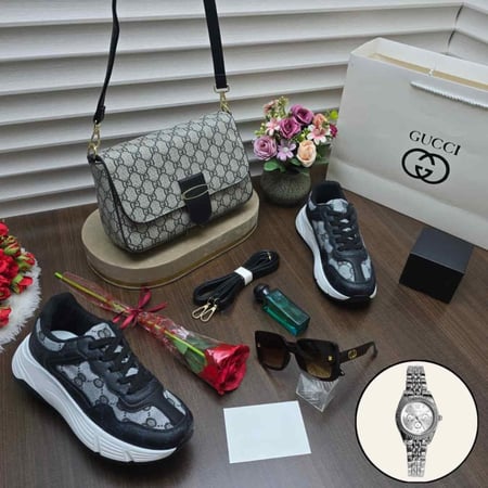 طقم نسائي شنط وشوزات نسائية