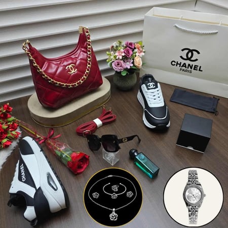 طقم نسائي شنط وشوزات نسائية