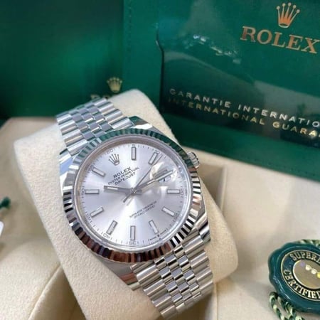 ساعة رولكس دايت جست بيضاء بإطار خشن طبق الأصل من متجر ريستا للهدايا