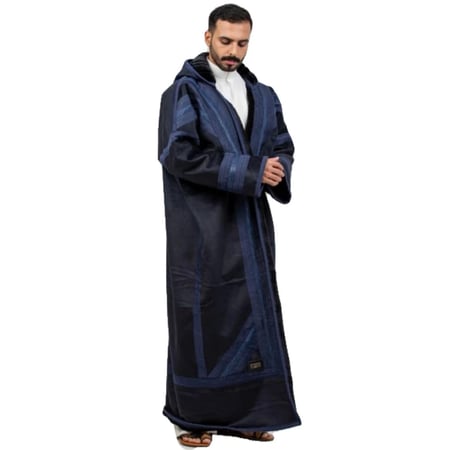 فروة فخمة مع قبوع شتوي