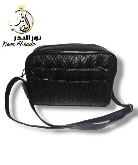 شنطة نسائية لون اسود لمعة الحجم الكبير 002