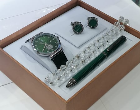 طقم رجالي ساعة وكبك وقلم ومسبحة مع علبة فخمة.22