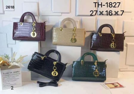 شنط كتف نسائيه جلد لامع طبيعي بعدة ألوان مختلفة