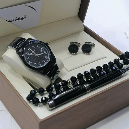 طقم رجالي ساعة وكبك وقلم ومسبحة مع علبة فخمة.10