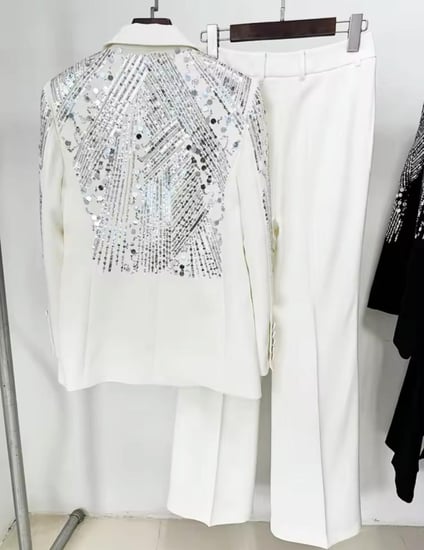 بدله نسائية