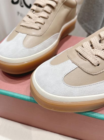 حذاء لوروبيانا