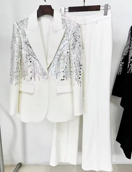 بدله نسائية