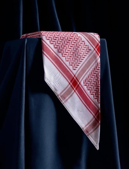 شماغ هيلدون HILDON 2026 احمر كلاسك الشيوخ فاتح