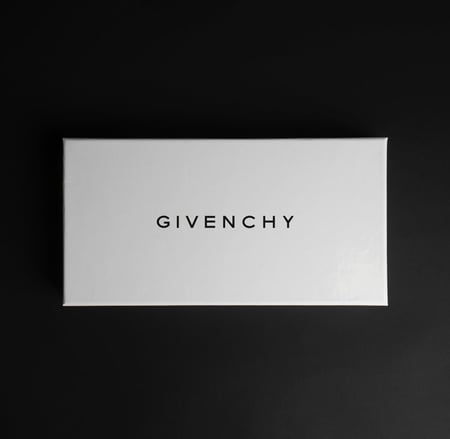 شماغ جيفنشي GIVENCHY 2023 رسمي