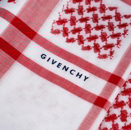 شماغ جيفنشي GIVENCHY 2023 رسمي