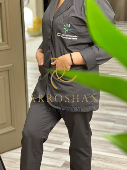 الزي الرسمي للكلية التقنية للبنات ( قطعتين ) بالطو + بنطلون - موديل رقم 3 ( الكلية التقنية للبنات )