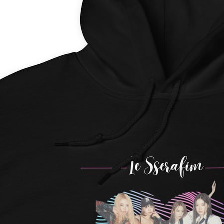 هودي بطباعة Anti-fragile ليسيرافيم Le Sserafim