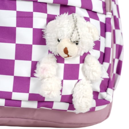 شنطة مدرسية ظهر  بتصميم كروهات باللون الابيض و البنفسجي مع وجود دبدوب ديكوري