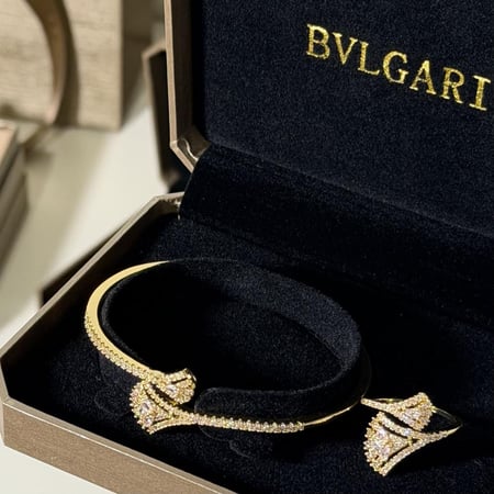 بكج اكسسوارات 6 قطع BVLGARI - شامل الملحقات