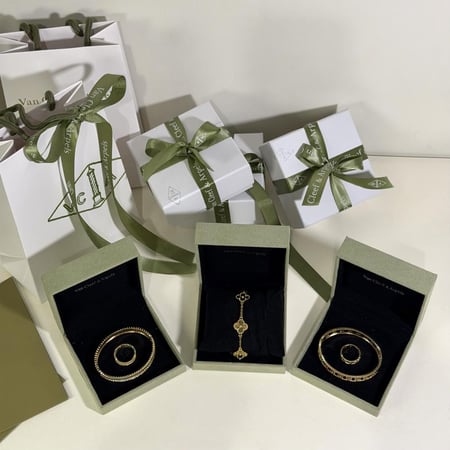 مجموعة اساور فان كليف 5 قطع - شامل الملحقات