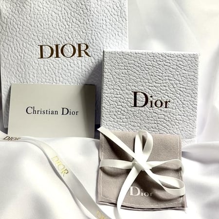 طقم ديور فضي - شامل الملحقات