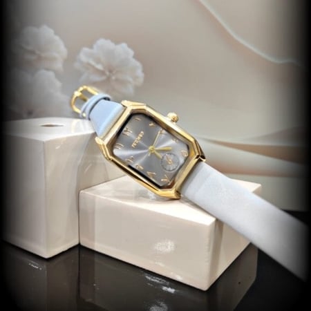 ساعه نسائيه فيريوس جلد