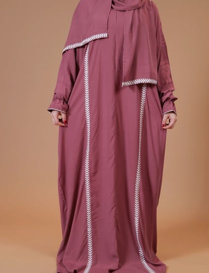 ثوب صلاة مطرز