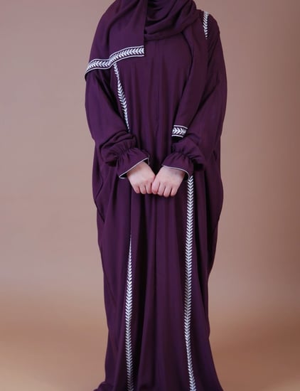 ثوب صلاة مطرز