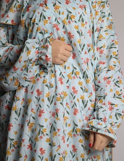 ثوب صلاة ورد