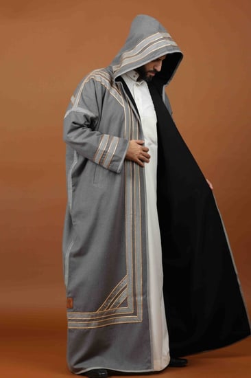 فروه وجهين شتويه رجاليه فخمه مع تطريز مع قبعه على شكل بشت