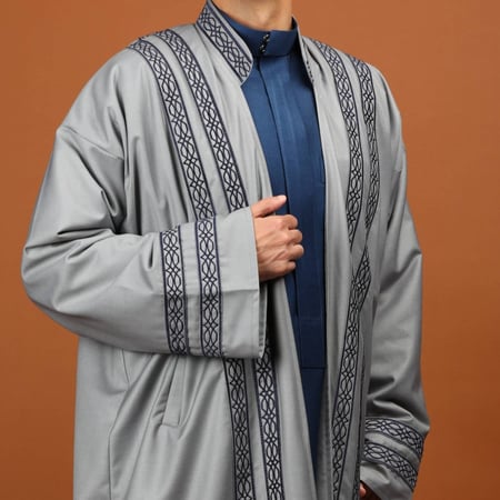 فروة شتوية رجالية فخمة لون رصاصي مع تطريز وبطانة بلون كحلي