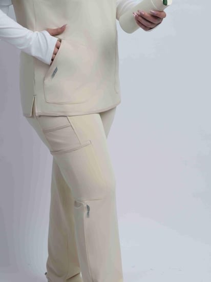 سكرب سبورت نسائي بيج