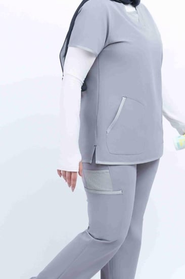 سكرب سبورت نسائي رصاصي فاتح