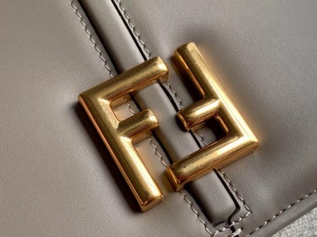 حقيبة فندي الجديدة 20x6.5x15cm