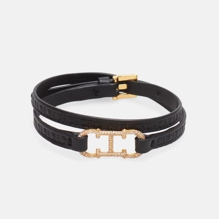 اسوارة كارولينا هيريرا