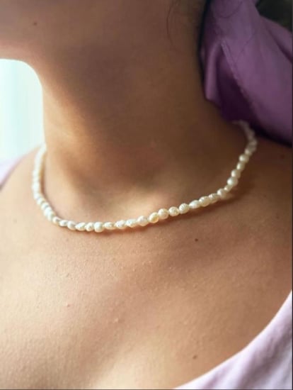 عقد سلوان لولو طبيعي