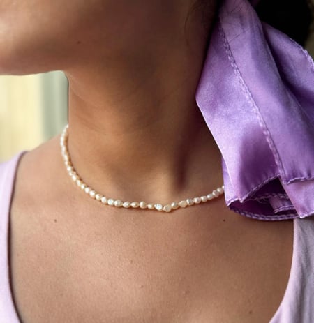 عقد سلوان لولو طبيعي