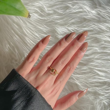 اسواره وخاتم بالحرف العربي