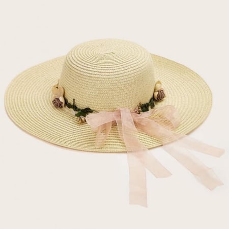 قبعة شاطئ / زينة ورد