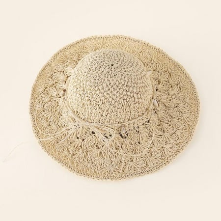 قبعة شاطئ / زينة صدف