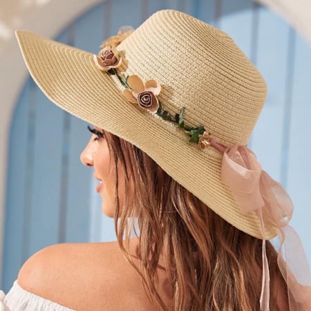 قبعة شاطئ / زينة ورد
