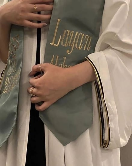 عبايات تخرج بالاسم تفصيل حسب الطلب