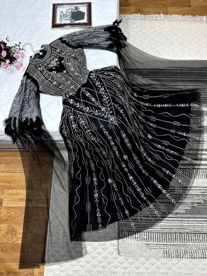 فستان العيد نسائي و سهرات فساتين عقد فساتين سهرة فساتين مناسبات فساتين العيد