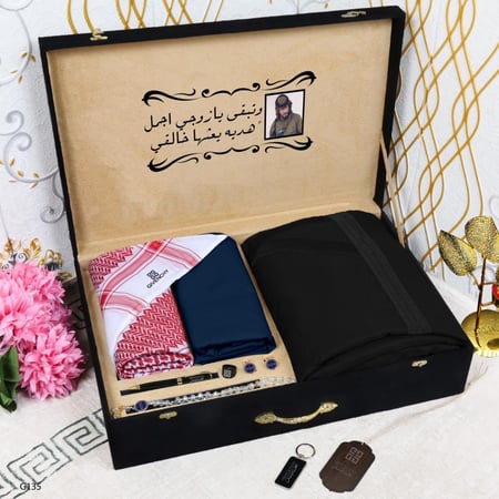 طقم وبوكس شتوي رجالي مع فروة شتوية مع قماش شتوي مع سبحه وكبك وميدالية بالاسم مع بوكس بعبارة مع قماش مع شماغ