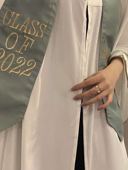 عبايات تخرج بالاسم تفصيل حسب الطلب