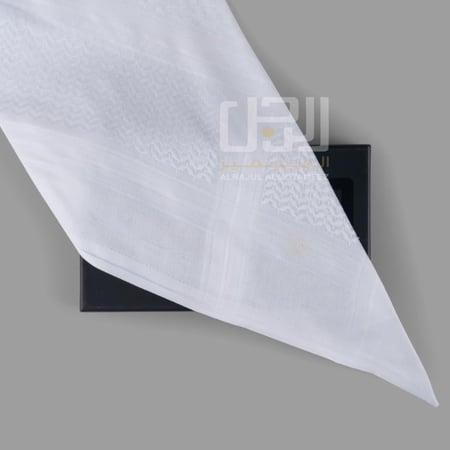 شماغ دسار أبيض