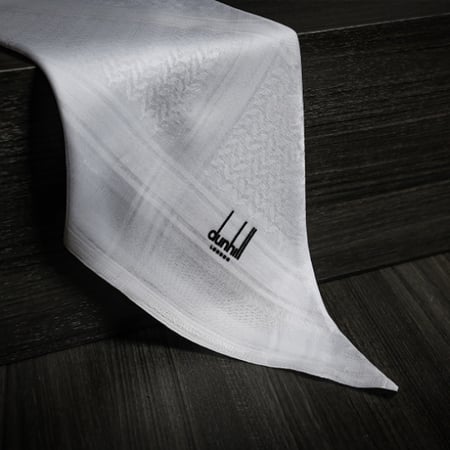 شماغ دانهيل أبيض كلاسيك سويسري