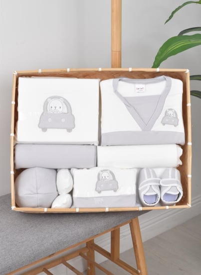 طقم هدية مواليد مكون من 8 قطع