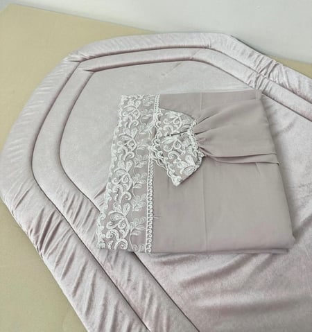 طقم وردي, طقم تفاحي, طقم صلاة