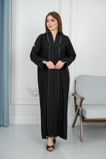 عباية رنيم بتدخيلة تفتة اسود أنيقة
